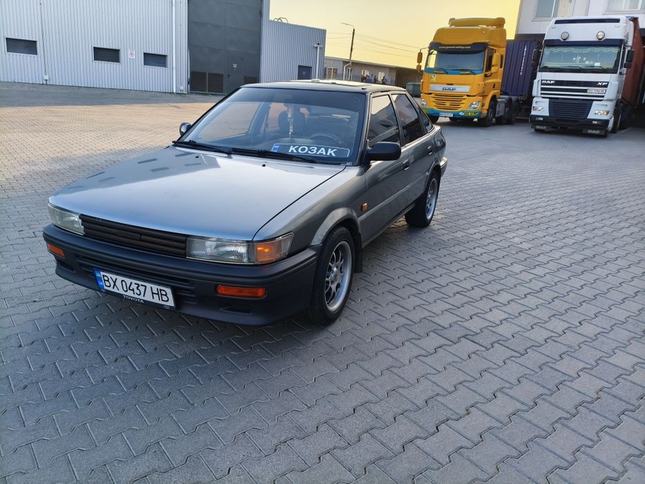 Автомобіль на повному ходу