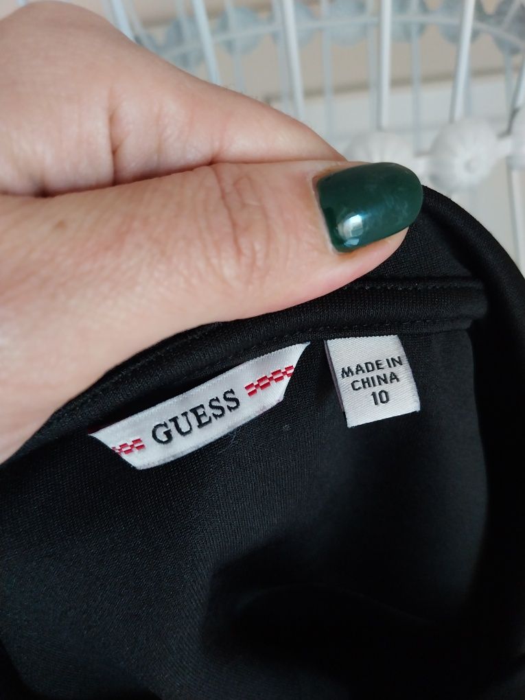 Camisola, capucho, Guess, Tamanho 10 anos, como nova. Usada uma vez