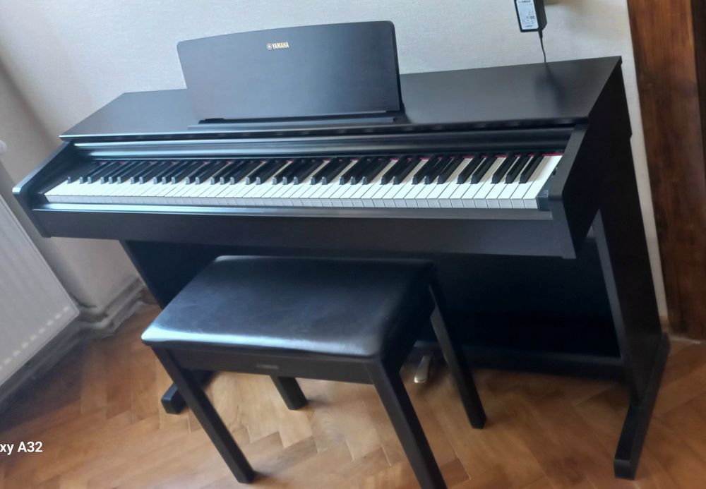 Електронне фортепіано YAMAHA ARIUS  YDP-103