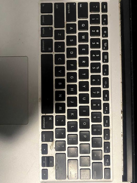 macbook a1398 не працює