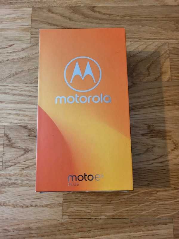 Motorola Moto E5 Plus 2 GB/16 GB – złota – sprawna, dobry stan