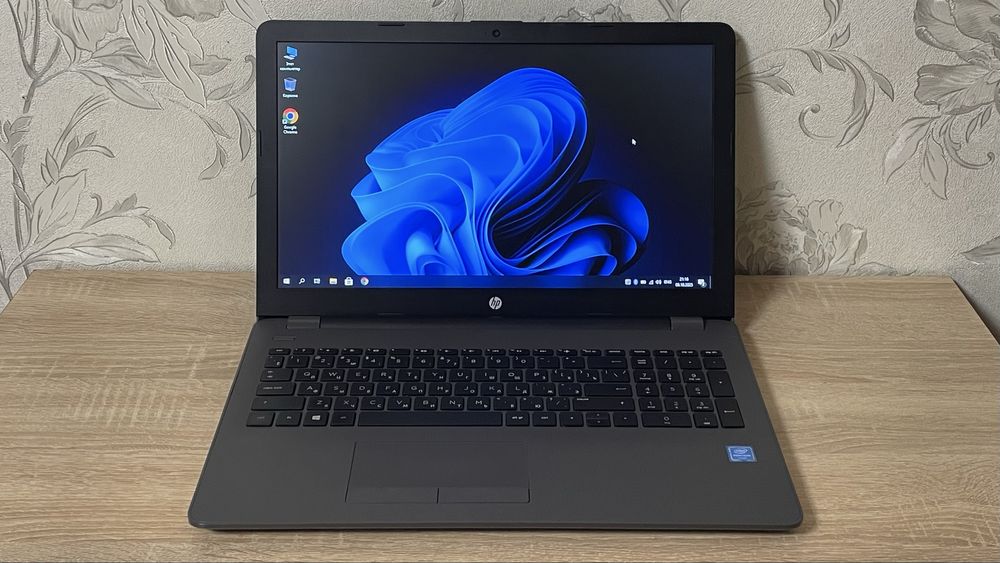 Ноутбук HP 250 G6 / 4 ядра / SSD / 4 год. акб / Ідеал