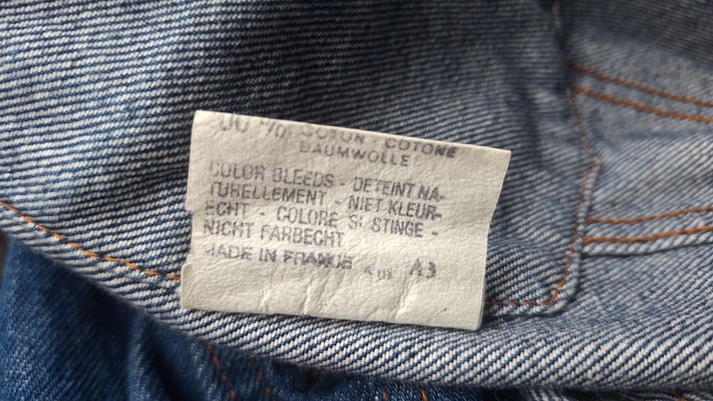 Джинсовая жилетка Levi's. Orange tab