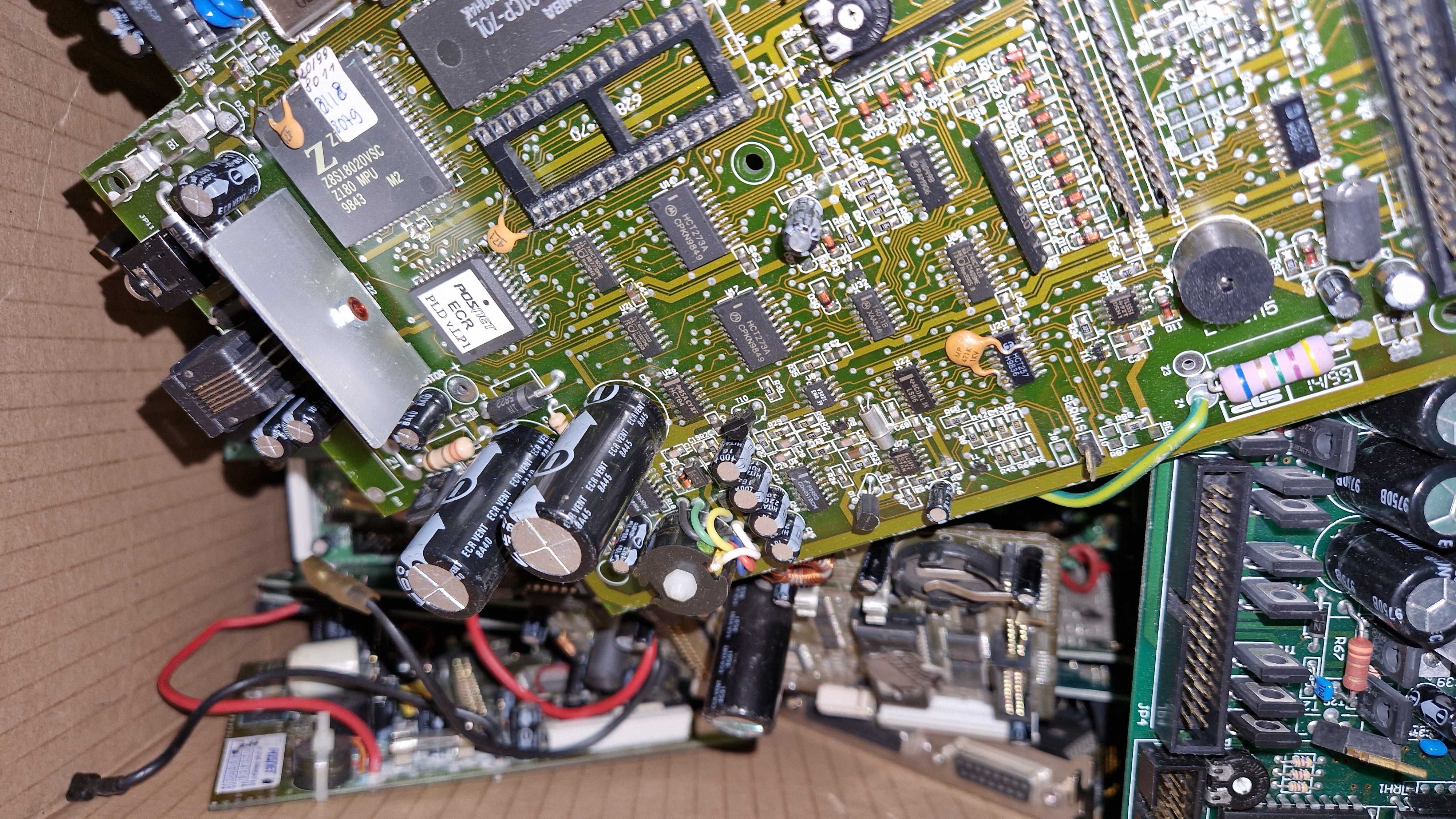 części elektroniczne całe pudło
