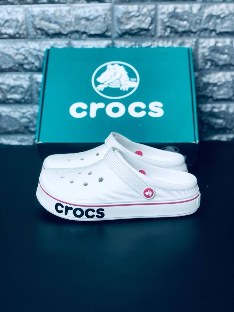 Шльопанці crocs стильні жіночі/ легкі