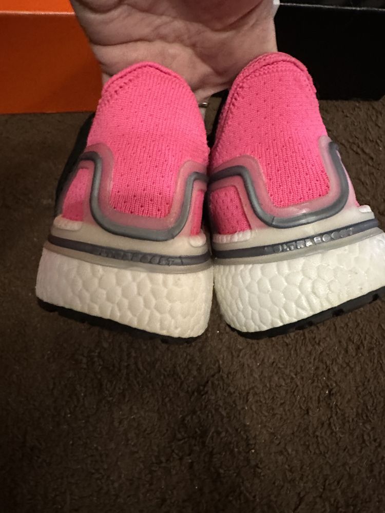 Кросівки Adidas дитячі р.35-36,22,5 см нові останні