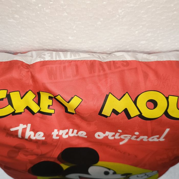 Almofada Disney Mickey Mouse Lados Diferentes Vermelho e Cinza 38cm