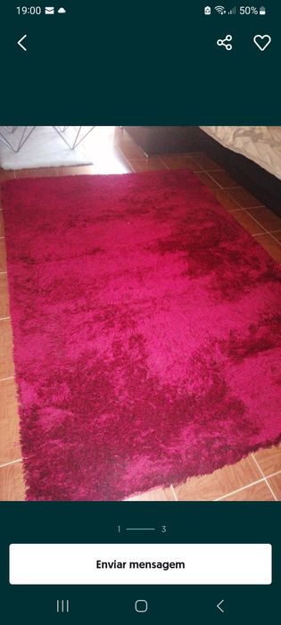 Tapete vermelho com pelo alto