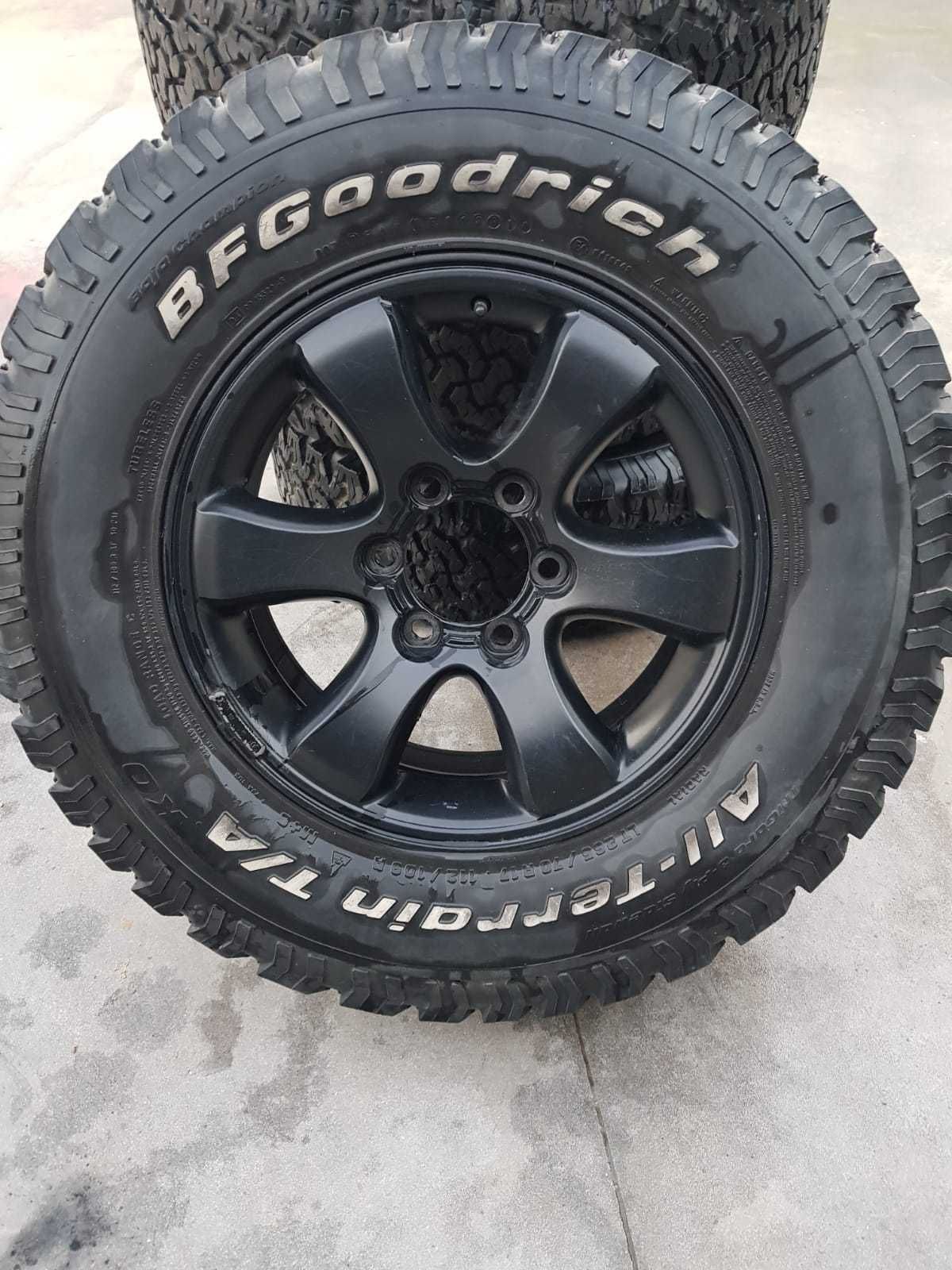 Vendo 4 jantes e 4 pneus 265/70 R 17 TOYOTA LAND CRUISER