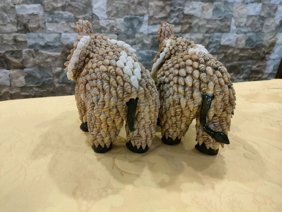 Elefantes de conchinhas, NOVO, artesanato, Um par.