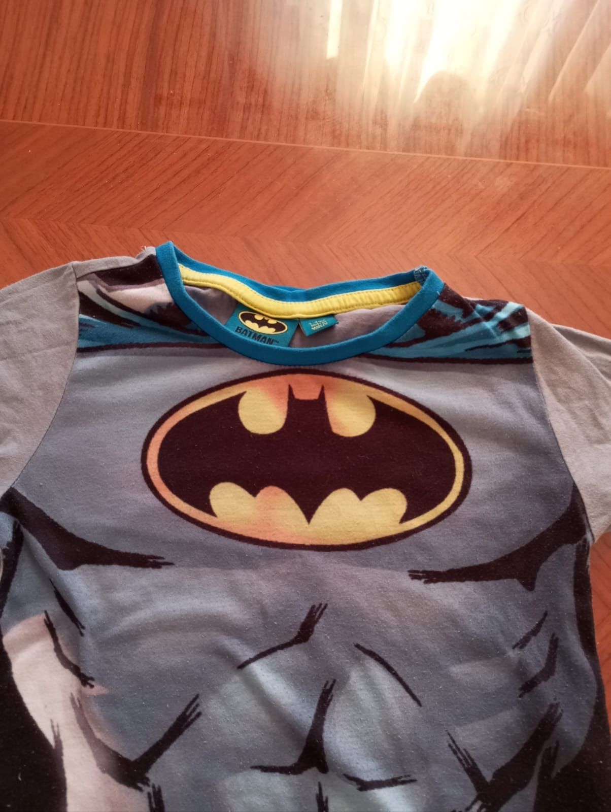 T-shirt Batman com Capa Tamanho 3/4 Anos