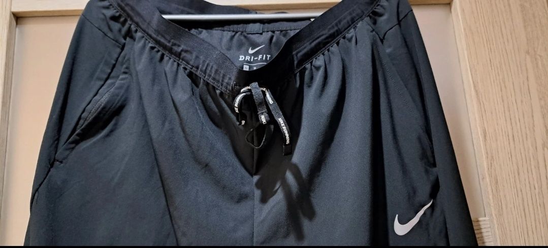Czarne Joggersy spodnie dresowe Nike Running XL