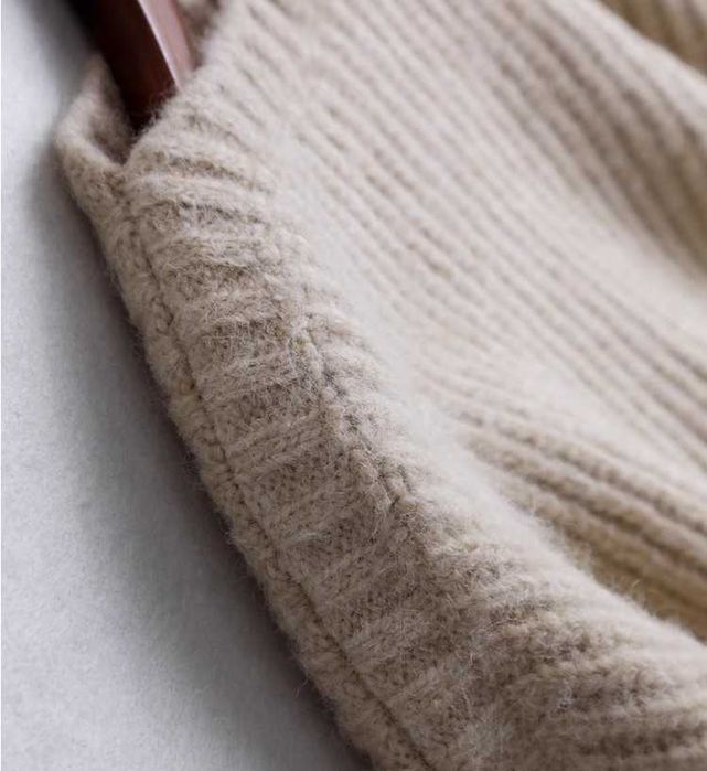 Теплий м'який пуловер ZARA