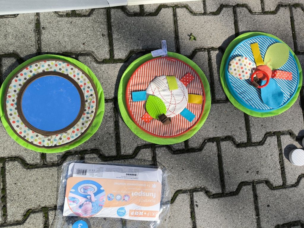 Skip Hop mata piankowa dla dzieci z gadżetami