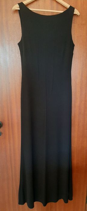 Vestido preto de malha comprido sem mangas  C&A