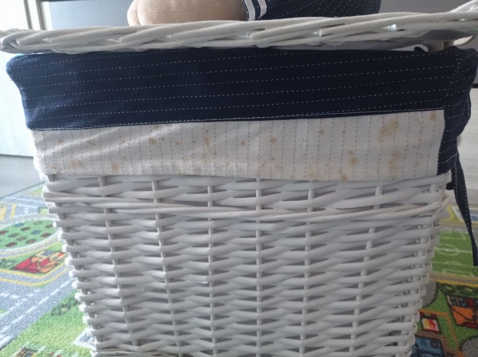 Cesto de roupa - quarto de criança