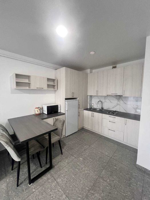 Подобово/довгостроково | Центр, Імперіал | Вільно