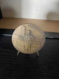 medalha antiga formatura universidade dourada