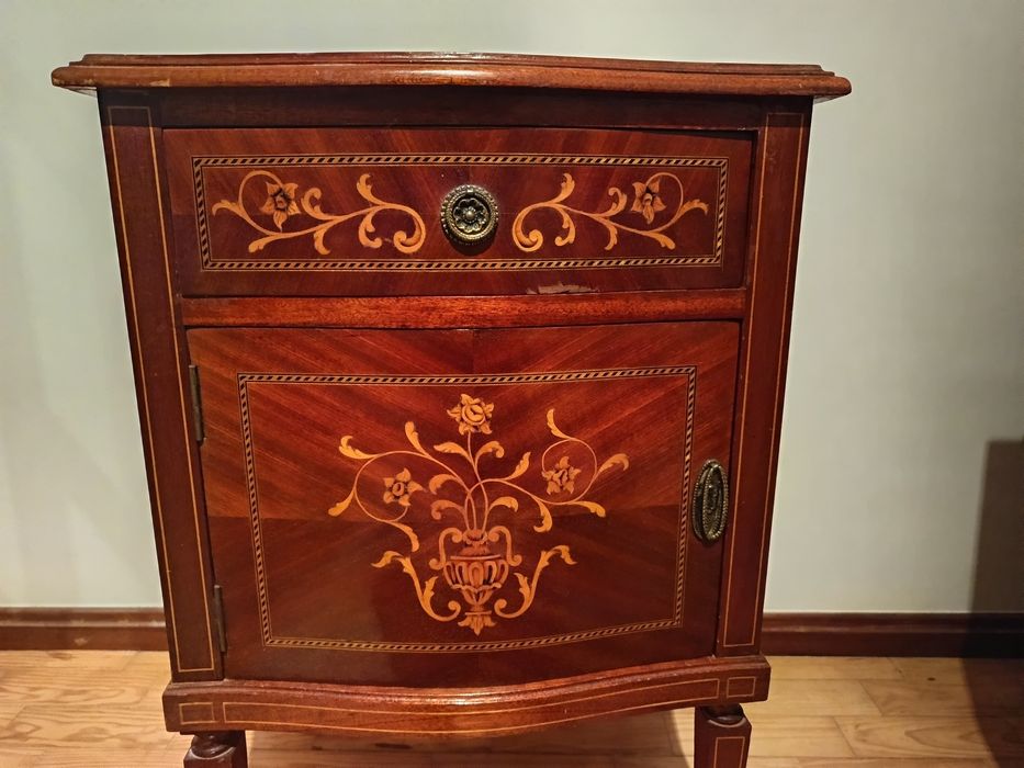 Duas mesas de cabeceira Estilo D.Maria