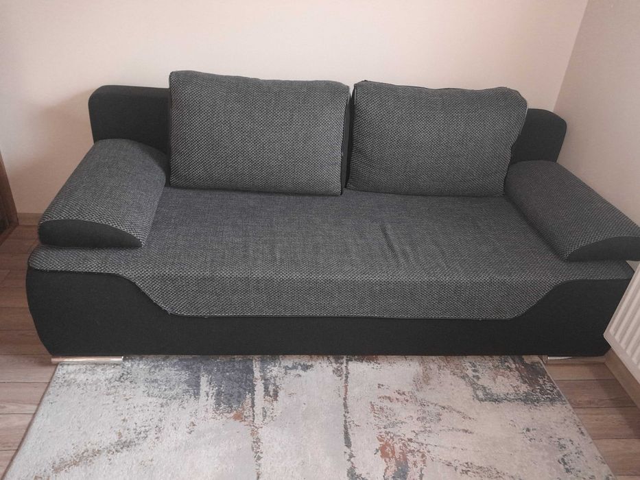 Sofa rozkładana z funkcją spania.