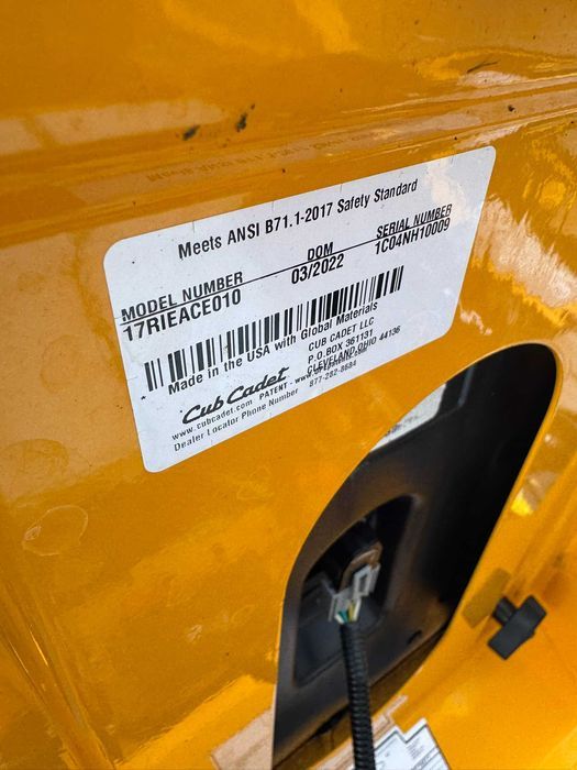 Traktorek kosiarka Cub Cadet Ultima ZT1 zero turn z USA 2022r KAWASAKI