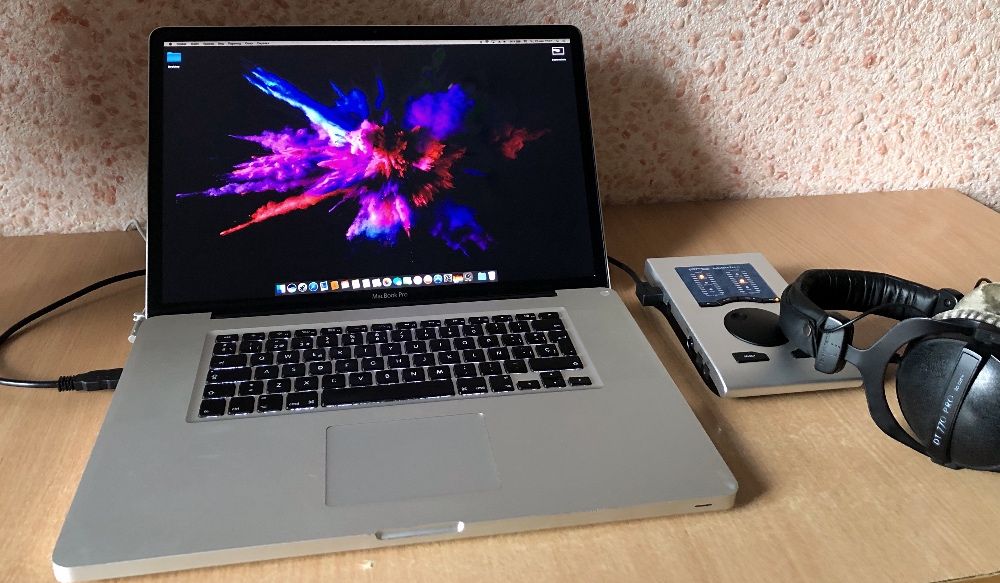 Macbook Pro Late 2011 17" [Maxed Out]: i7 2,4GHz/16GB/1tb A1290