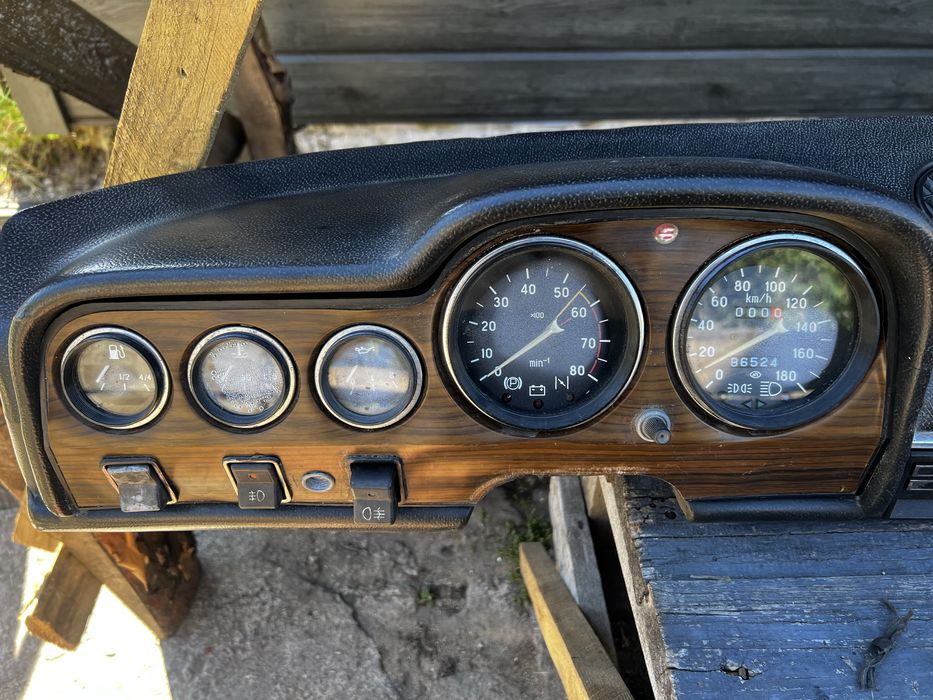 В зборі панель ваз 2106