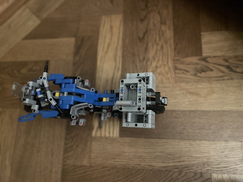 Zestaw lego technic złożony bmw motor R 1200 GS Adventure lego 42064