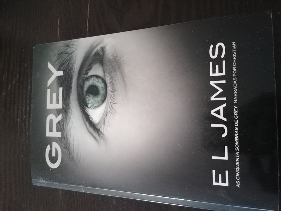 Livros como novos, em bom estado de conservação. Um deles nunca lido