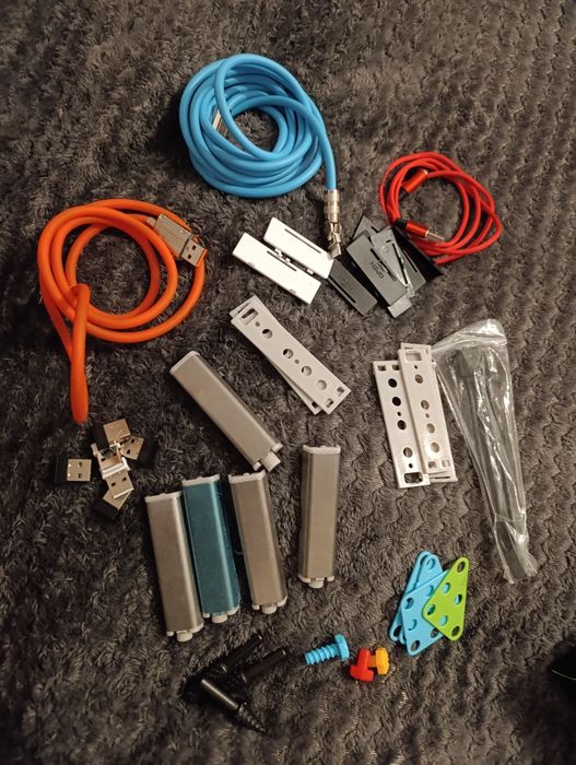 Mix kabli i części elektronicznych