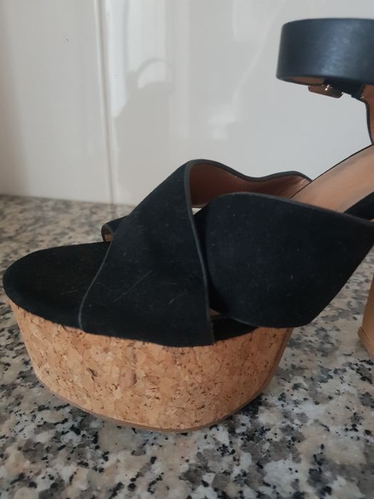 Sandálias Salto Alto COM CUNHA - Preto - T38