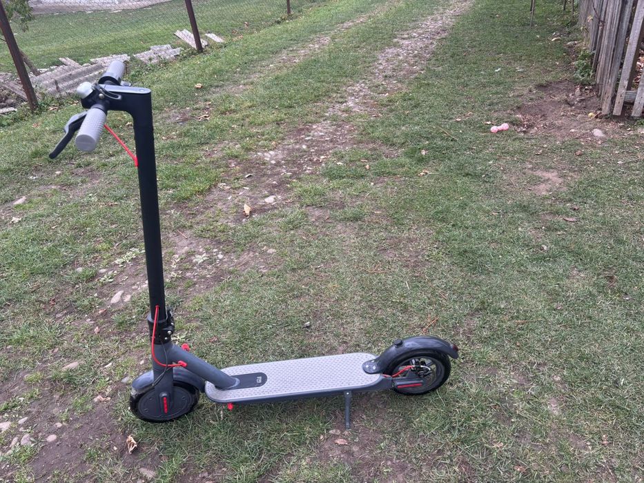 Електросамокат Xiaomi Mi Electric Scooter