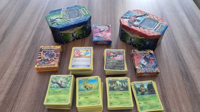 Lote de Cartas Pokémon - Mais de 530 cartas, 2 latas e 3 baralhos