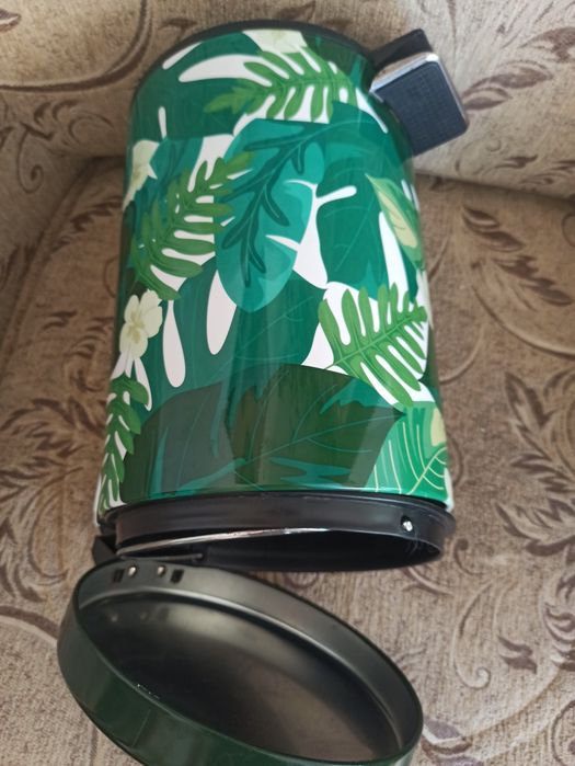 Kosz  metalowy /lazienkowy