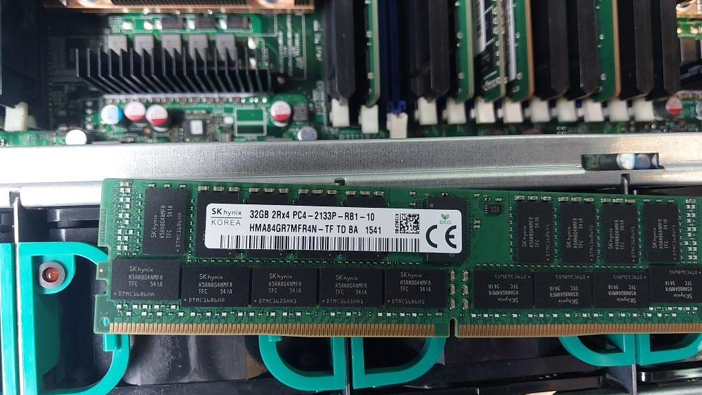 SERWER Intel/McAfee Server 2  230GB RAM DDR 4