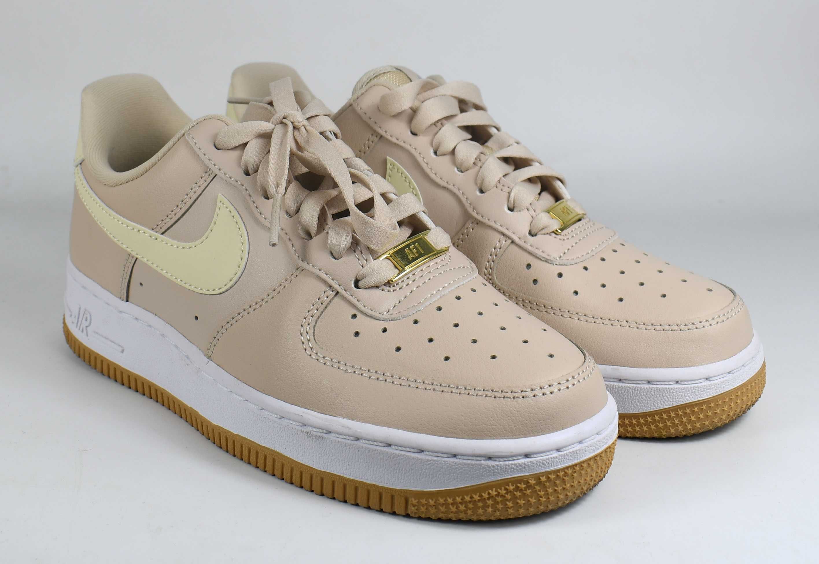 Jak nowe Buty Nike Air Force 1' 07 DD8959 roz. 37,5