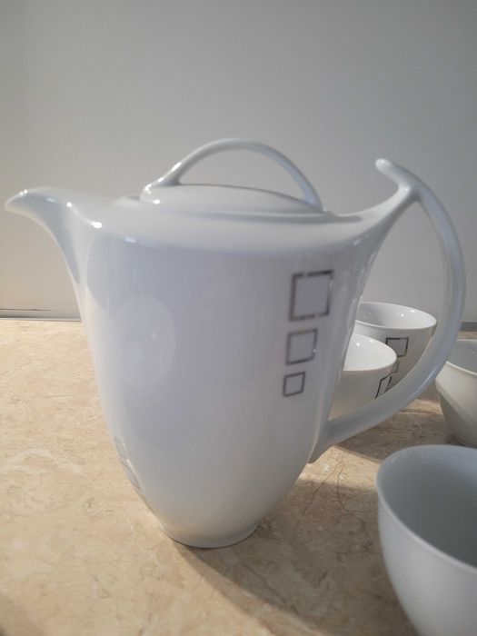 Serwis obiadowo-kawowy dla 12 osób z porcelany