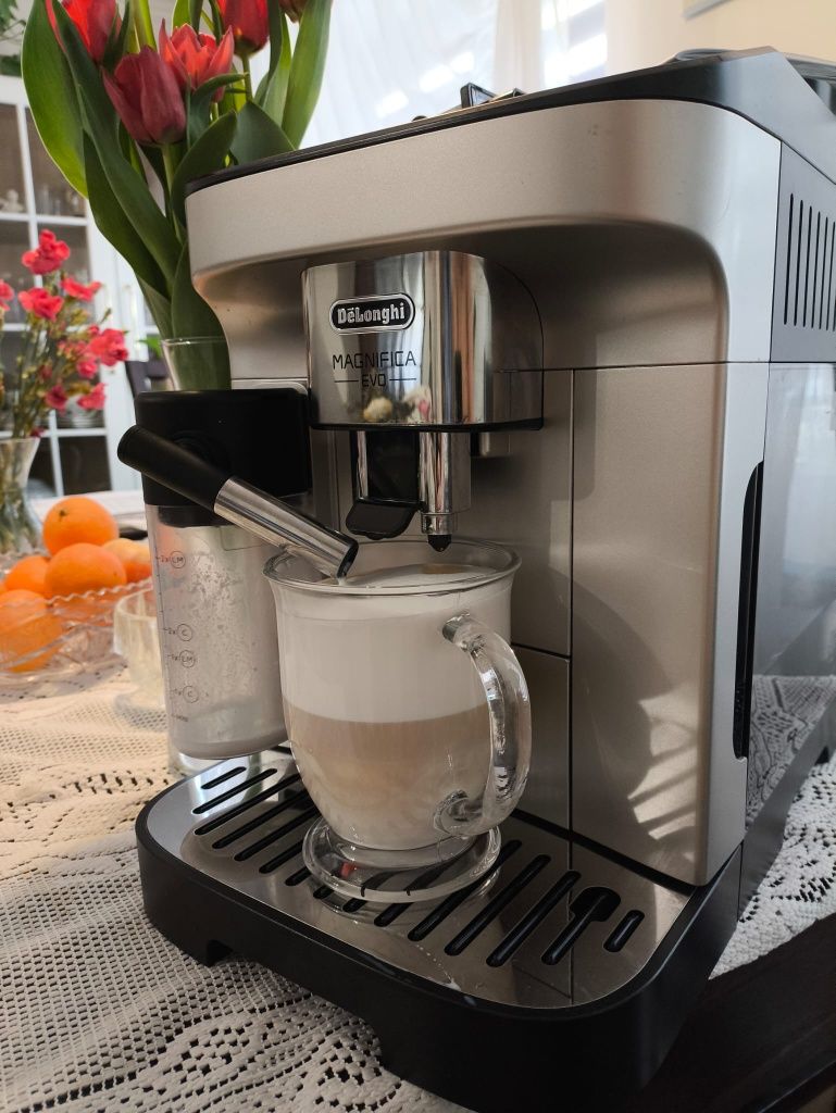 Ekspres do kawy DeLonghi Magnifica Evo
