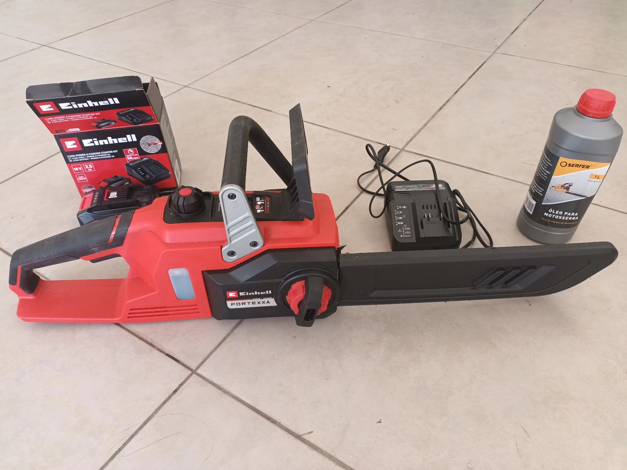 Motoserra elétrica c/bateria (com garantia)