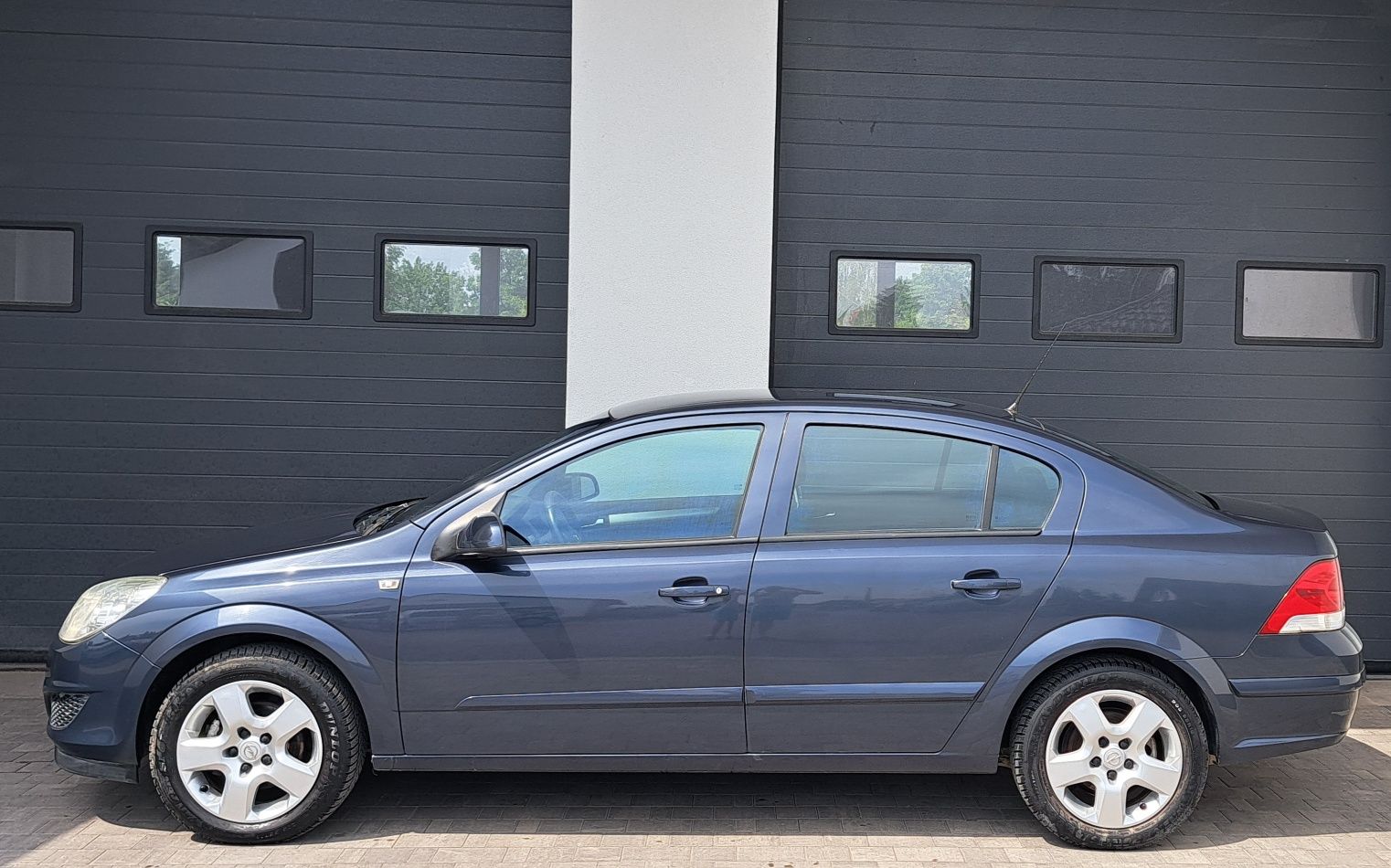 Opel Astra H lift 2008r 1.6 16V benzyna GAZ lpg sedan zamiana