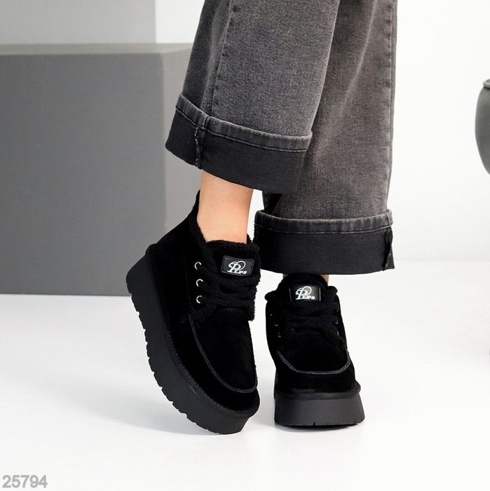 Жіночі шкіряні зимові черевики в кольорах