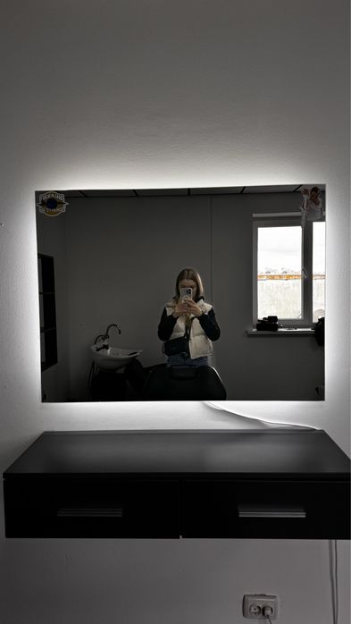 Дзеркало з підсвіткою