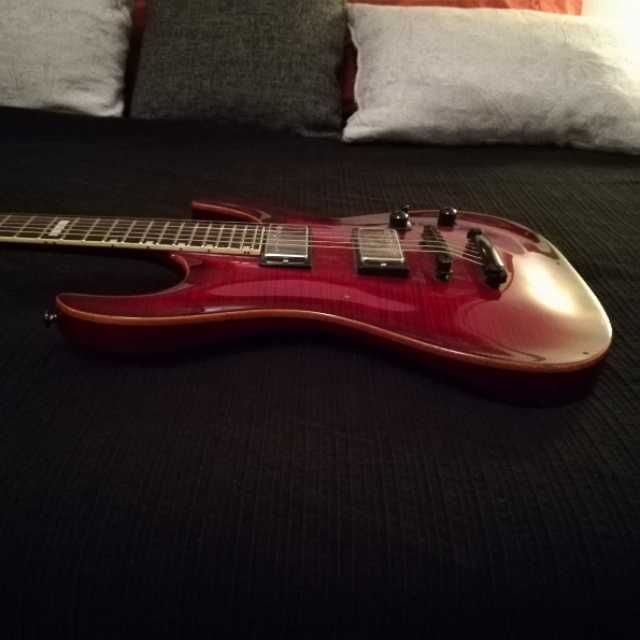 Guitarra LTD (ESP) H-300 2x humbuckers Seth Lover Seymour Duncan USA