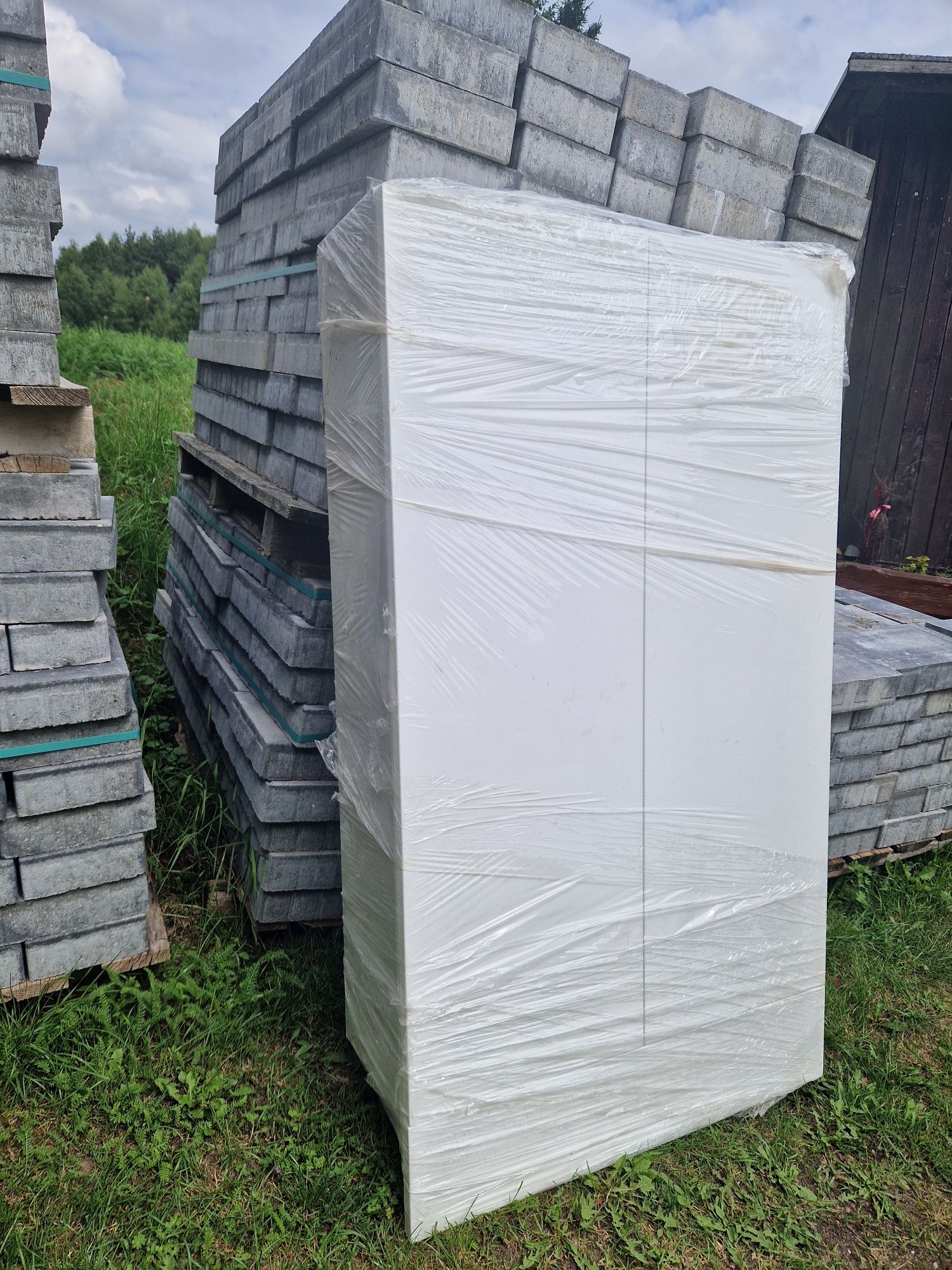 Nowa szafka nad geberit – biała, połysk, 120x67x22 cm