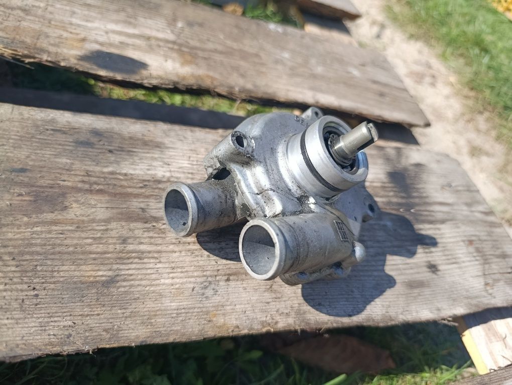 Pompa wody Yamaha R6 RJ02 5EB pompka 600 Yamahy 98 – 02 r silnik B4