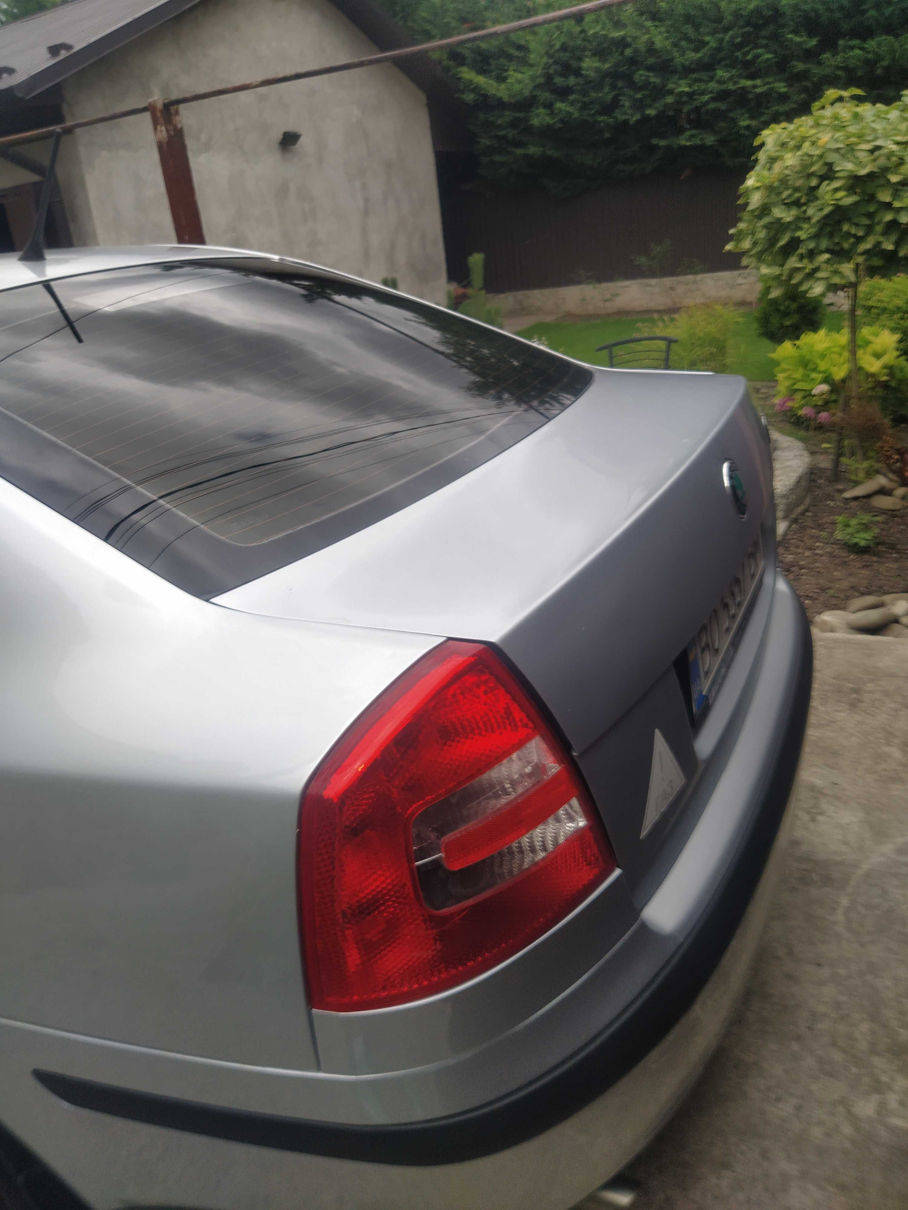 Продаж авто SKODA OKTAVIA TUUR 2012 р.