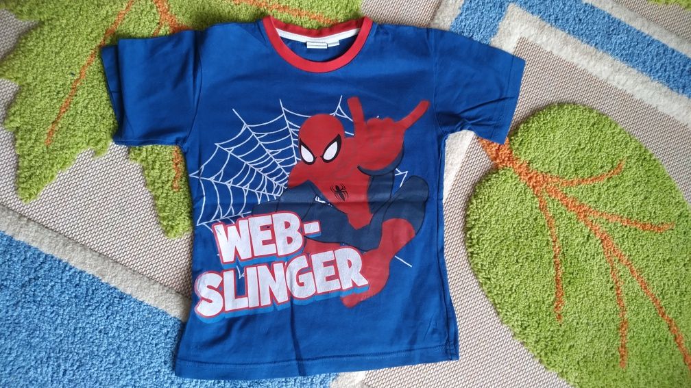 Bluzka bluzeczka z krótkim rękawem ubrania Spiderman 104