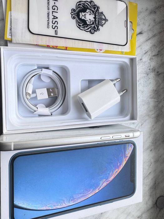 IPhone XR на  64 gb