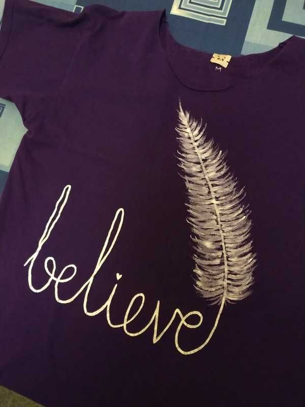 koszulka fioletowa napis believe  pióra M Justin Bieber