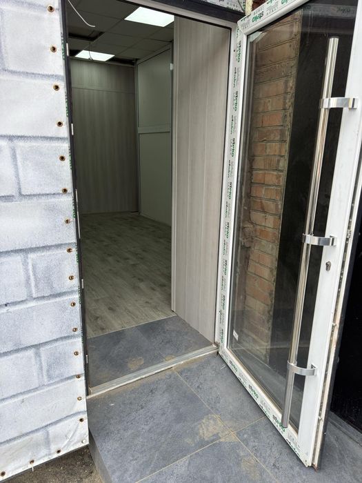 Здається приміщення біля центрального ринку